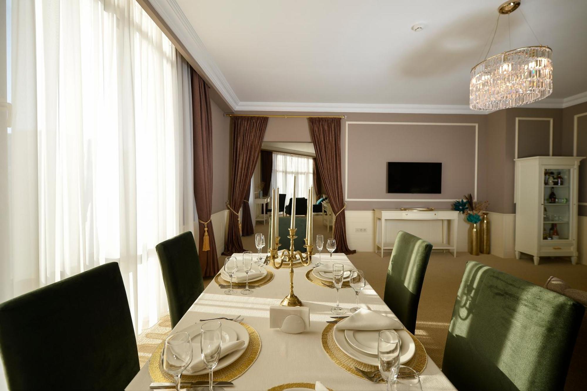 Royal Casino & Hotel Batoumi Extérieur photo